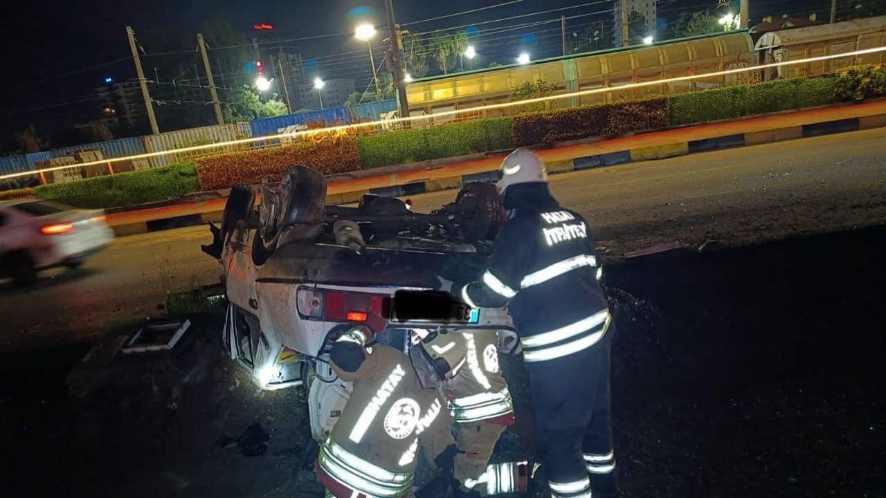 Güvenlik önlemleri devreye girdi: İskenderun'da takla atan otomobilde 3 kişi yaralandı