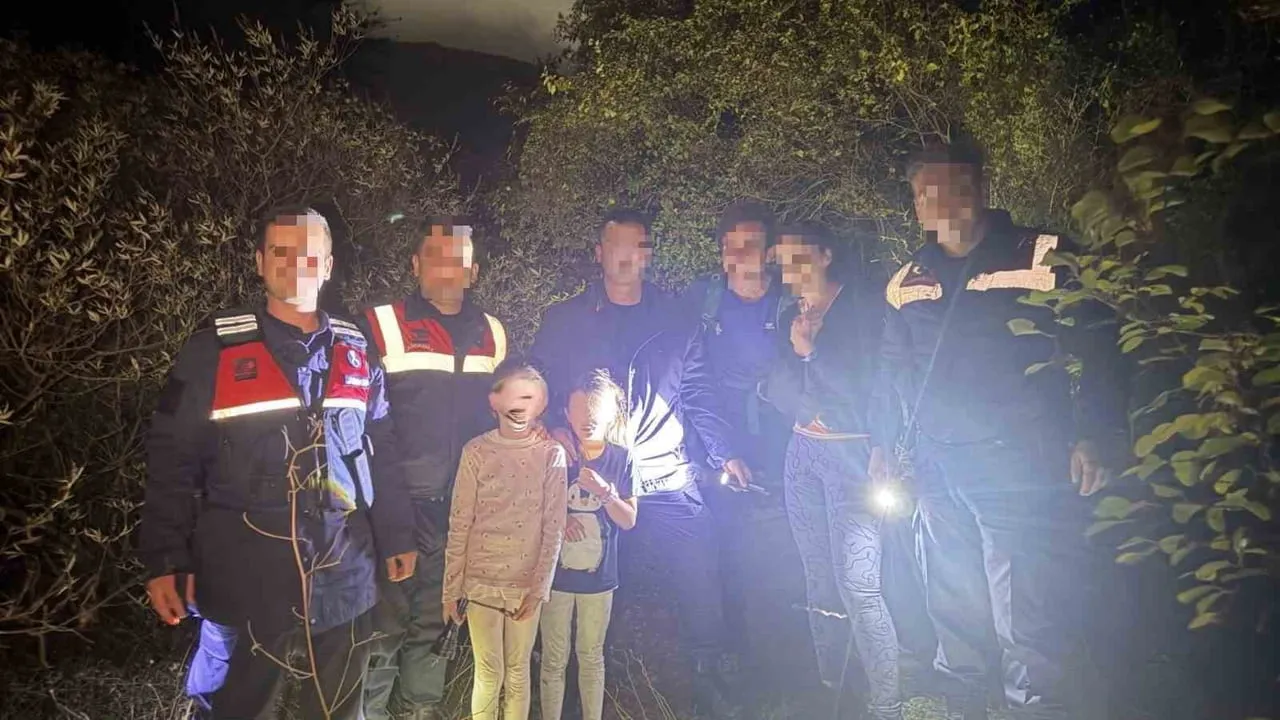 Güzelçamlı'da doğa gezisinde kaybolan aile jandarma tarafından kurtarıldı