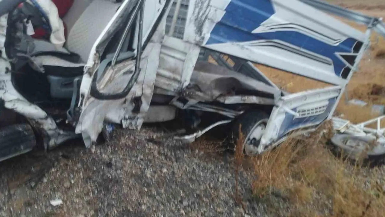 Güzeldere tüneli yakınında üç aracın karıştığı zincirleme çarpışma: 12 yaralı, 3'ü ağır