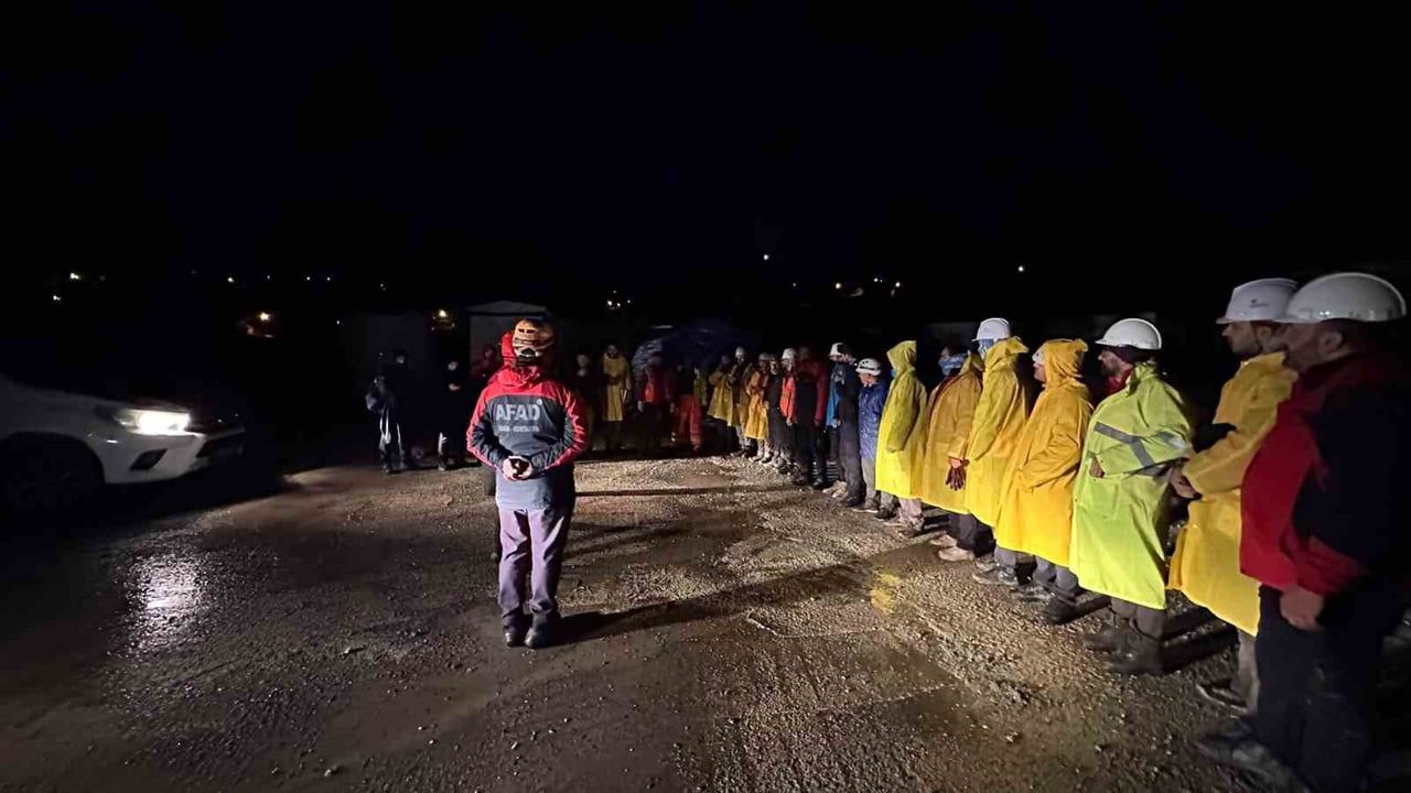 Hakkâri'de CİSAD ekibine gönüllü odaklı arama kurtarma akreditasyonu