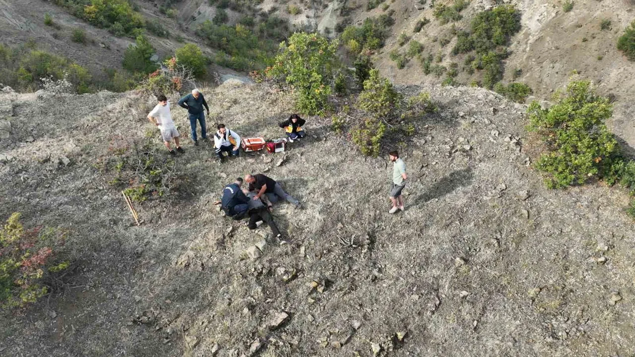 Hanönü'de dağda fenalaşan vatandaş dronla yapılan aramayla sağ bulundu