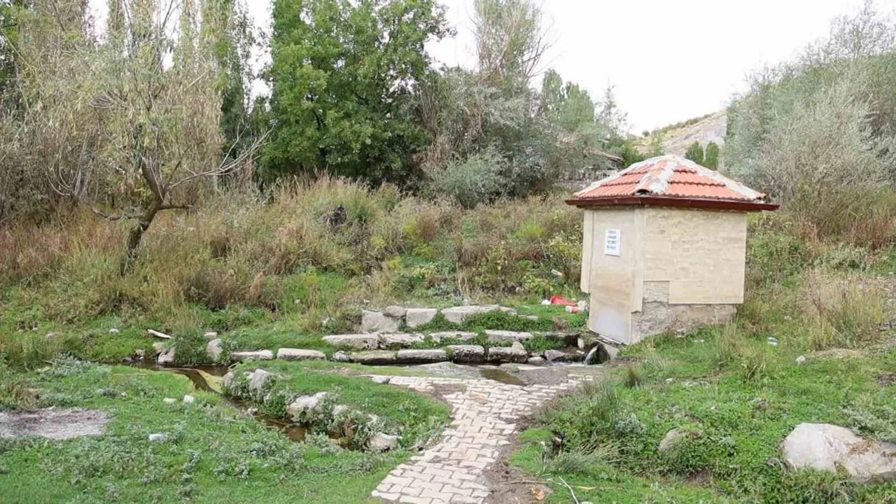 Hasan Dağı eteğinde doğal sodalı su köyün gündeminde