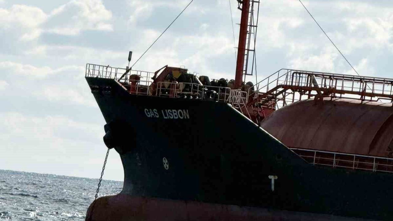 Hasarlı Gas Lisbon Çatalca Ormanlı açıklarında demirledi
