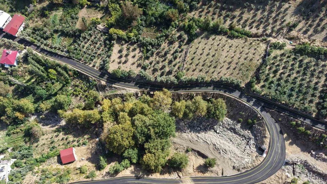 Hassa Arpalıuşağı'nda 2 bin 100 metrelik beton asfalt ulaşımı hızlandırdı