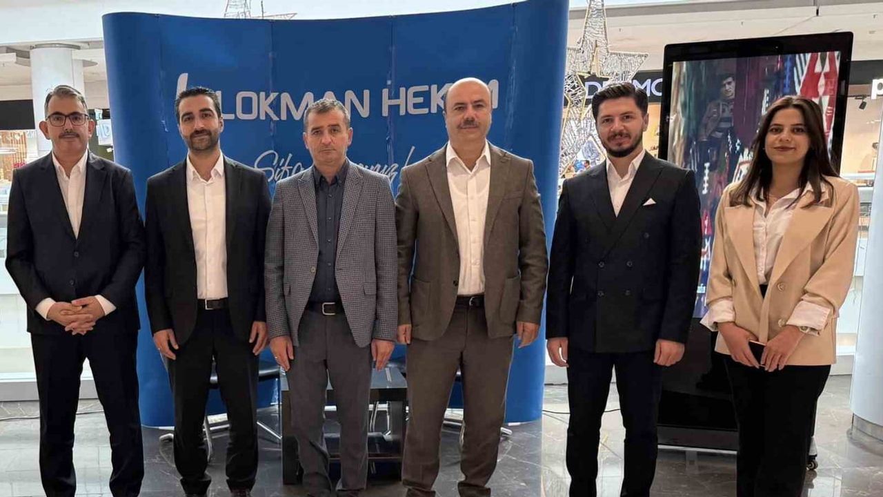 Hasta hakları farkındalığı için Van AVM'de hastane standı