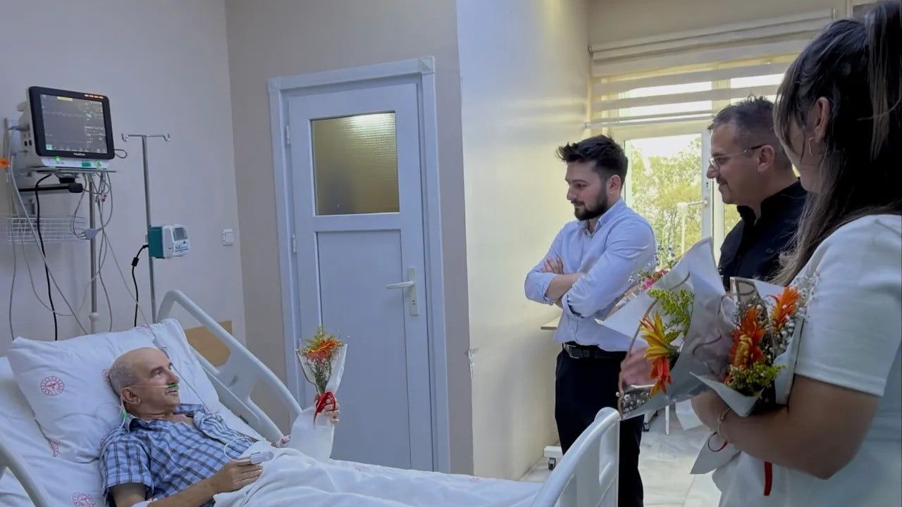 Hastalar çiçeklerle karşılandı: Türkeli'de hasta hakları günü ziyareti