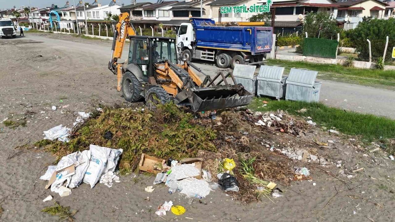 Hatay'da sezon sonu sahil temizliği
