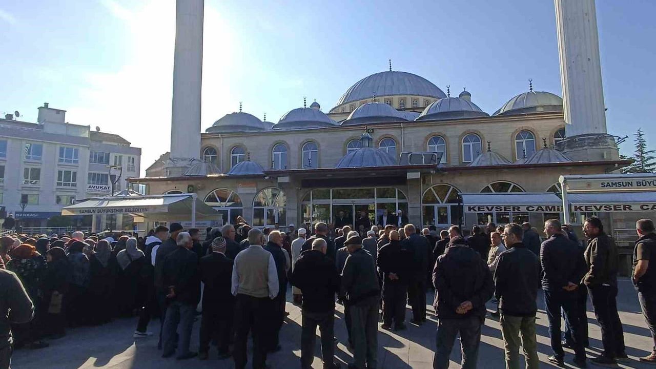 Havza’da dualar eşliğinde 21 günlük manevî yolculuğa 52 kişi uğurlandı