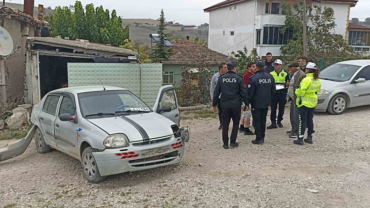 Havza'da kavşakta çarpışma: anne ve 3 yaşındaki çocuk hastaneye kaldırıldı