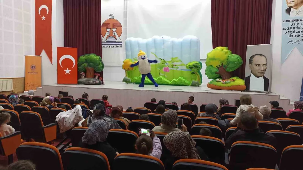 Havza'da minikler sahnede: Kaptan Pengu coşkusu