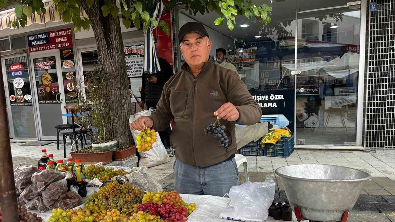 Haydar bağlarının organik üzümleri Buldan pazarında