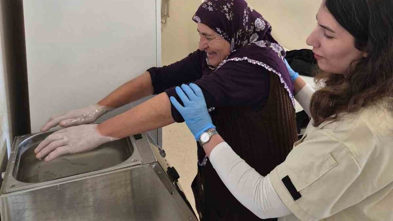 Hayırsever destekle fizik tedavi kapasitesi güçlendi: Çivril Şehit Hilmi Öz hastanesine üç yeni cihaz