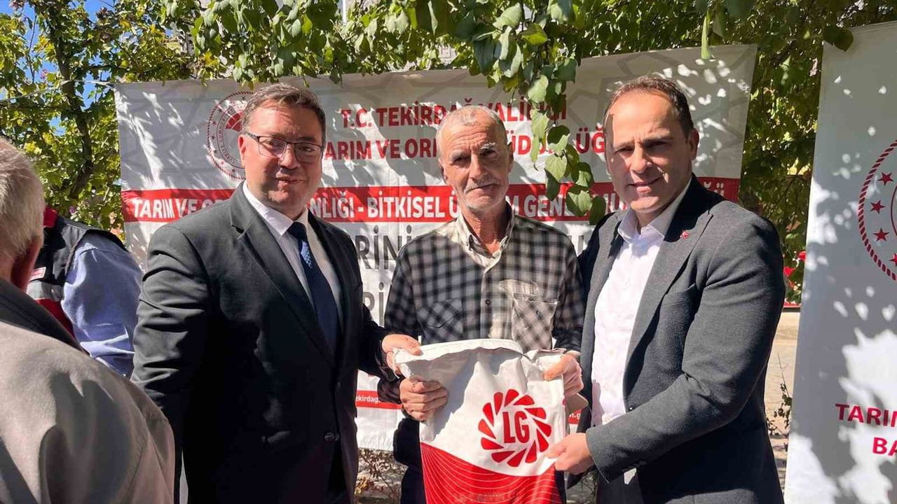 Hayrabolu'da kanola üretimini güçlendirmek için 96 çiftçiye yüzde 50 hibeli tohum desteği