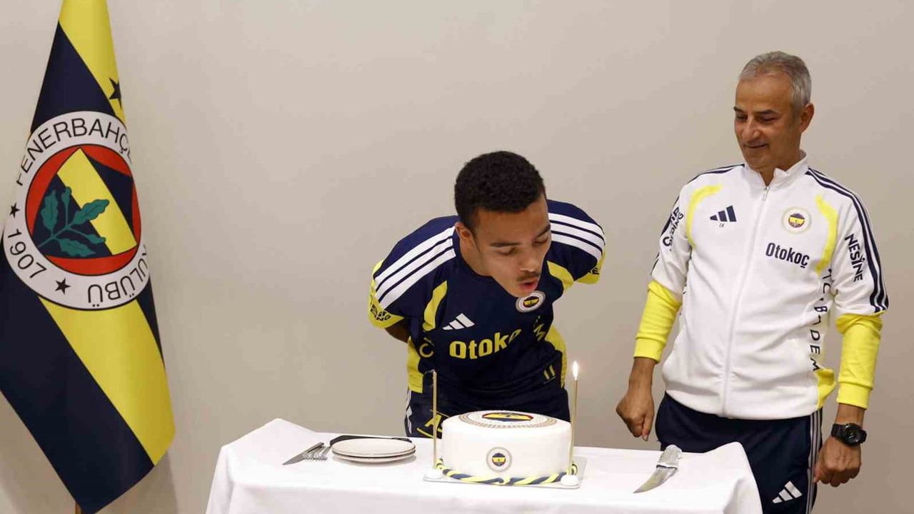 Hazırlık temposu Can Bartu'da: Mason Greenwood'a sürpriz doğum günü