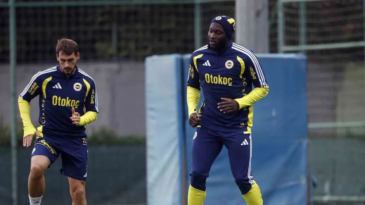 Hazırlıklar tamam: Fenerbahçe Alanyaspor sınavı öncesi kampa girdi