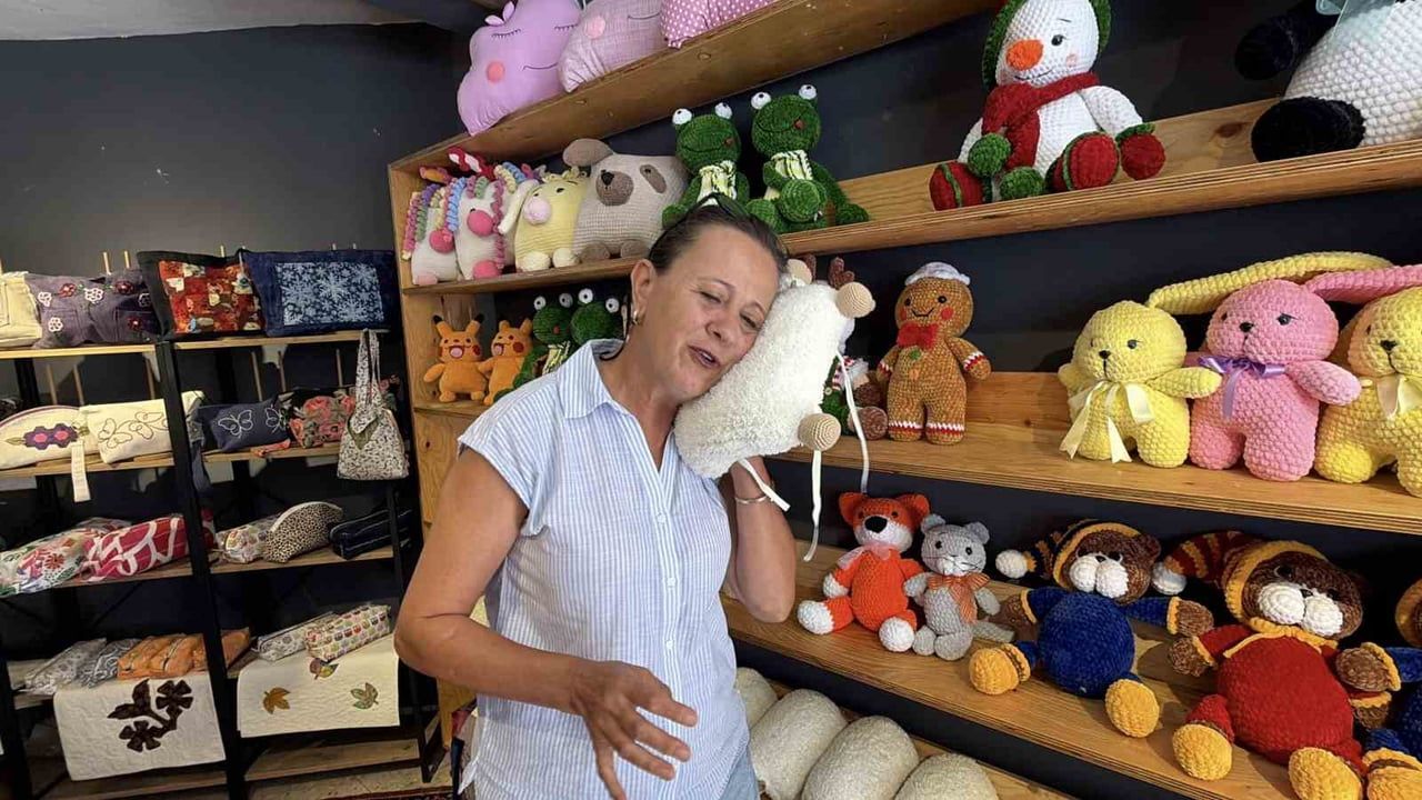 Hediyeden dükkan sahibeliğine: Akçakoca'da amigurumiyle kazanan kadın