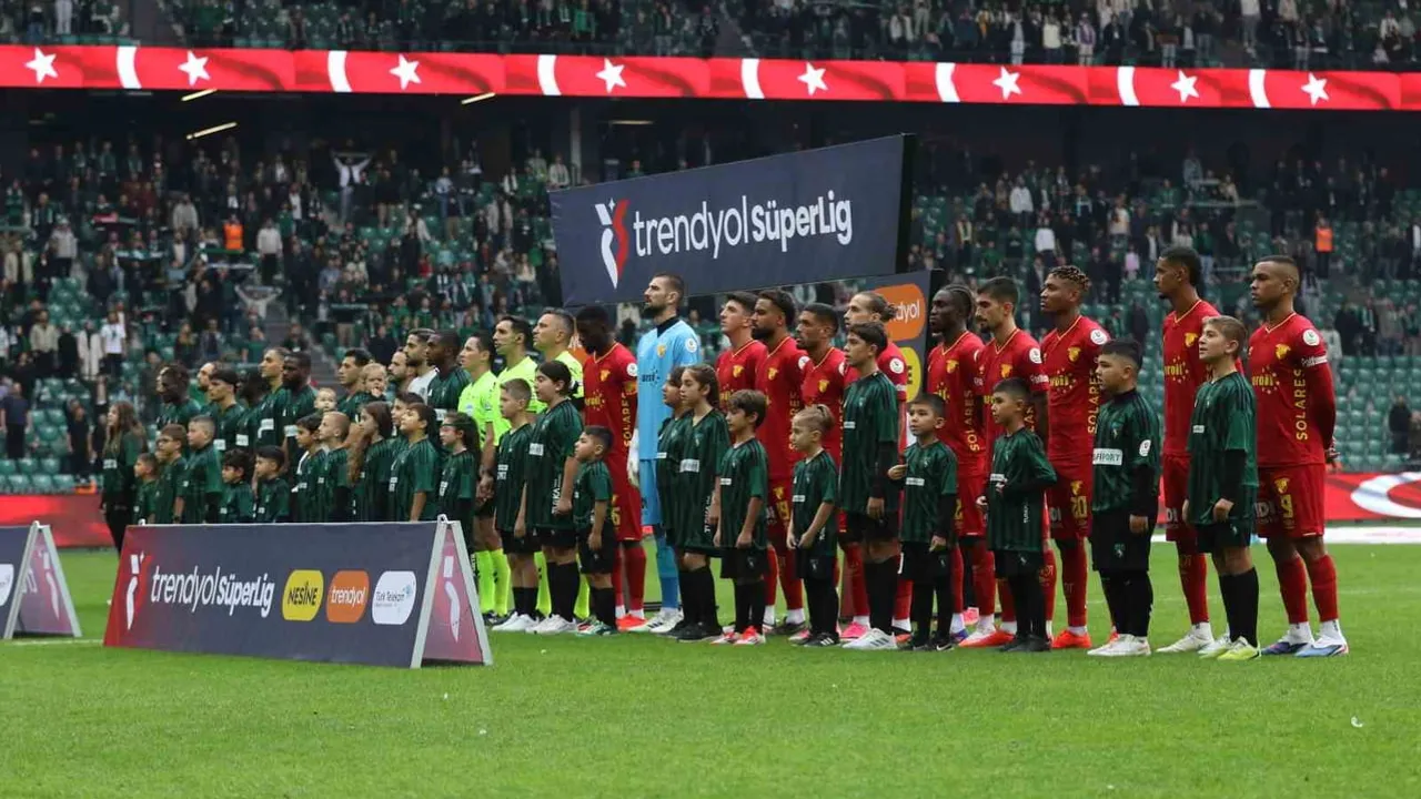 Henüz gol yok: Kocaelispor ile Göztepe 0-0
