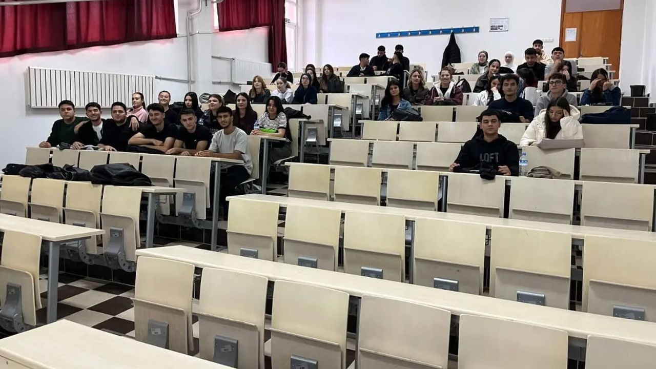 Hisarcık Meslek Yüksekokulu'nda yeni döneme hazırlık: oryantasyonla üniversite yaşamına adım
