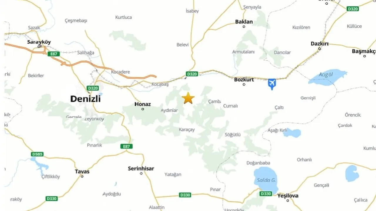 Honaz merkezli 3.9'luk deprem ve 6 artçı kısa süreli paniğe neden oldu