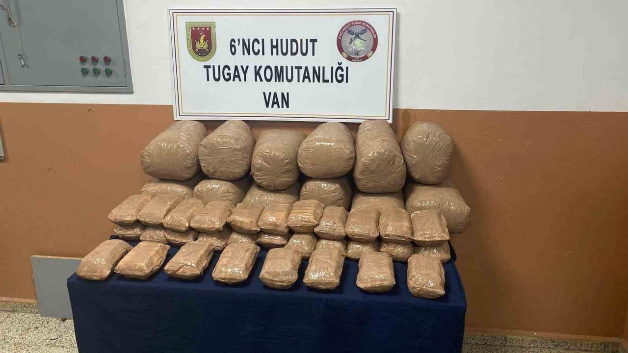Hudut kartallarından büyük operasyon: Van hattında 516 bin 727 gram uyuşturucu ele geçirildi