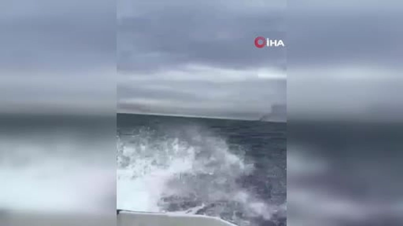 Hürmüz boğazı'nda tehlikeli geçiş iddiası: tanker mayına çarptı