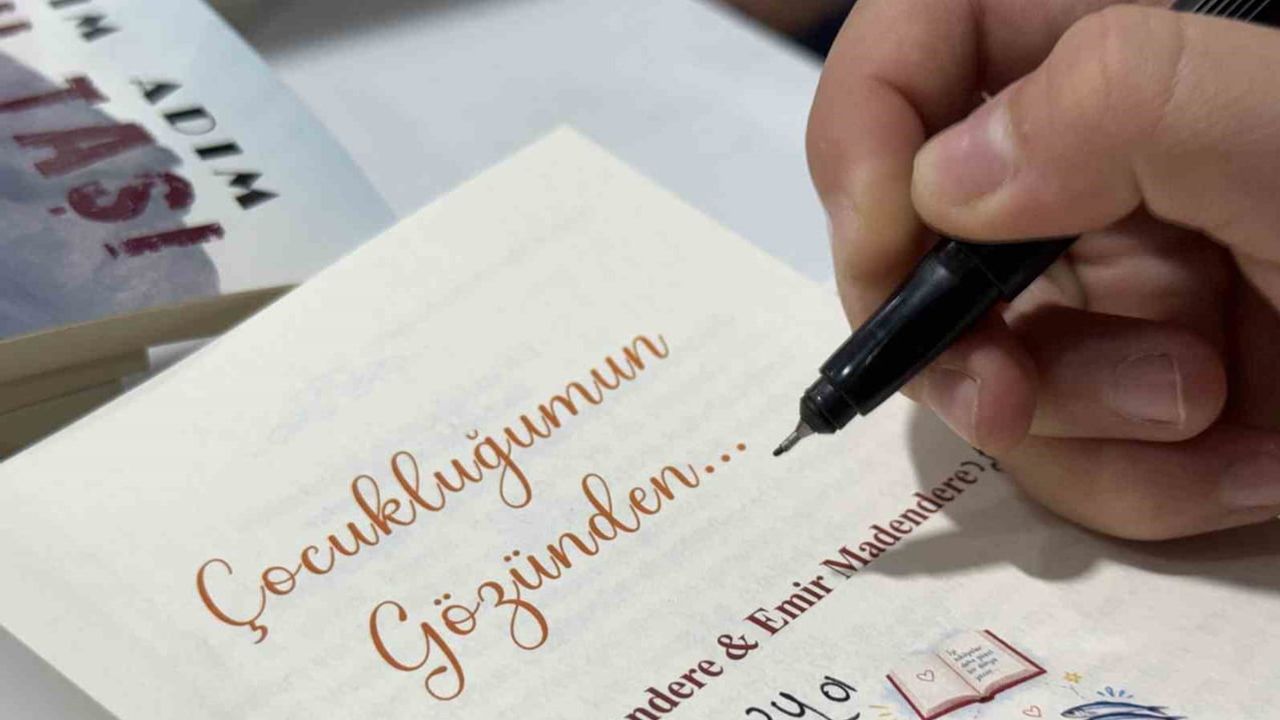 İkiz kardeşler fuarda okurlarla buluştu: genç yazarların iki yolculuğu