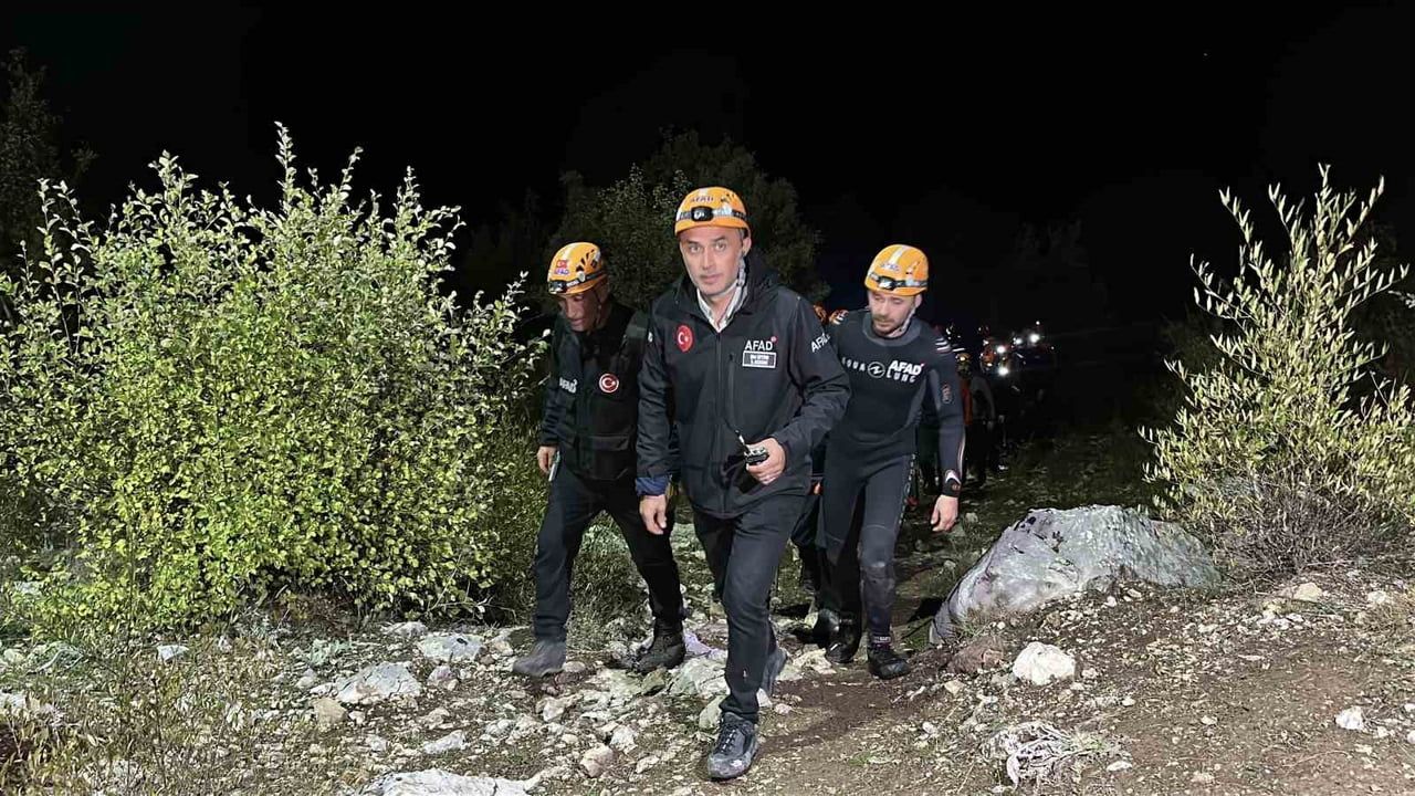 İletişimin habercisi: dron telsizle Yazılı Kanyon'daki gönüllülere ulaşıldı