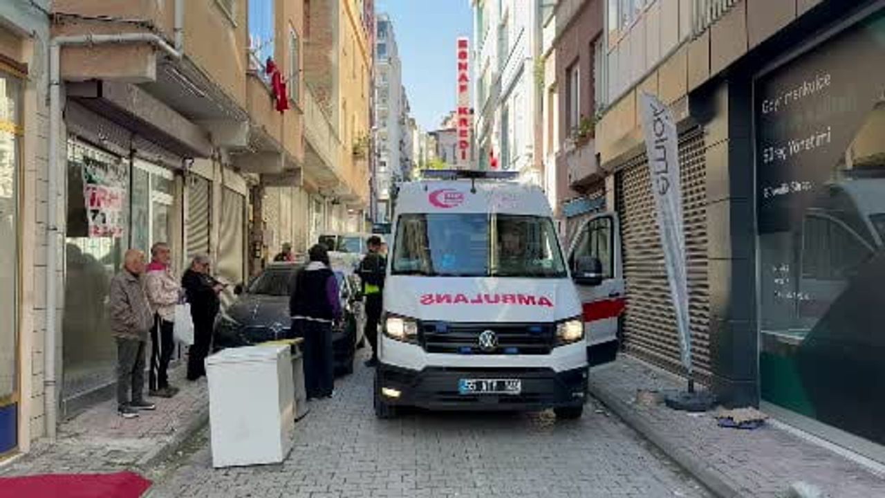 İlkadım'da sokak ortasında silahlı saldırı: iki bacağından vuruldu