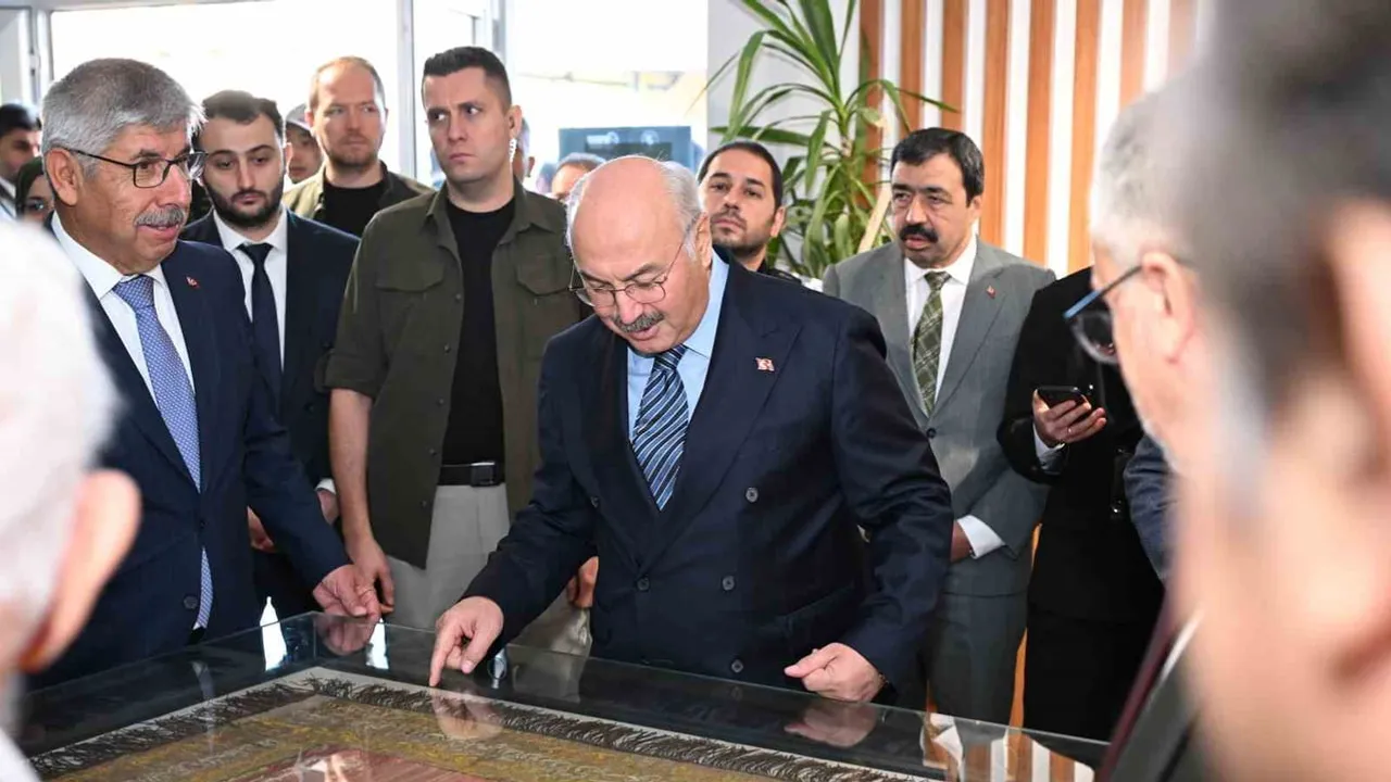 İlmî mirasın derinlikleri: İmam Buhârî sempozyumunda okyanus benzetmesi
