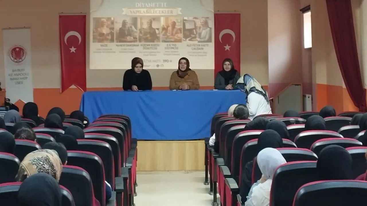 İmam hatip lisesinde öğrenci ve veli bilgilendirme programları düzenlendi