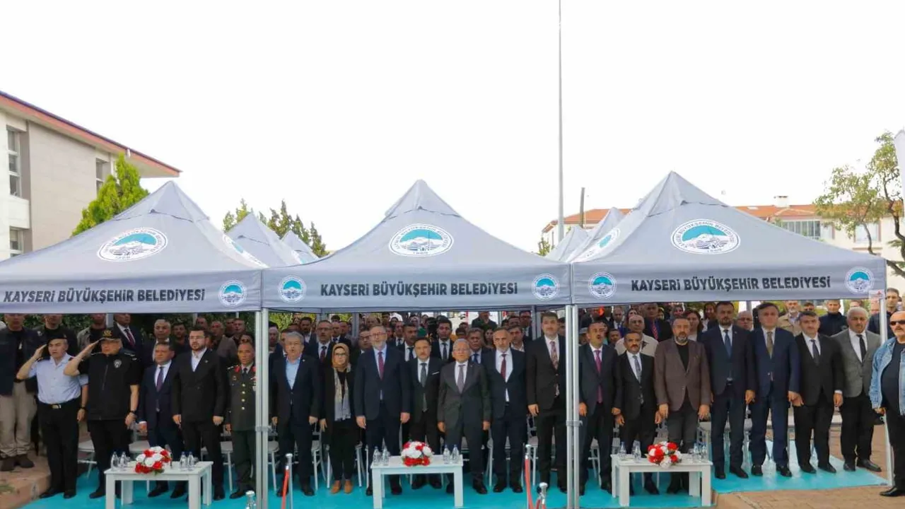 İncesu'ya 22 bin kitaplık kütüphane ve kültür yatırımının açılışı yapıldı