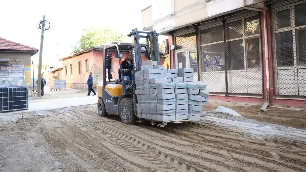 İncirliova'da altyapı koordinasyonuyla yol yenilemeleri sürüyor