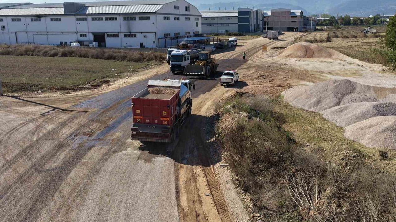 İnegöl Akhisar'da sanayiye 7 kilometrelik yeni imar yolu