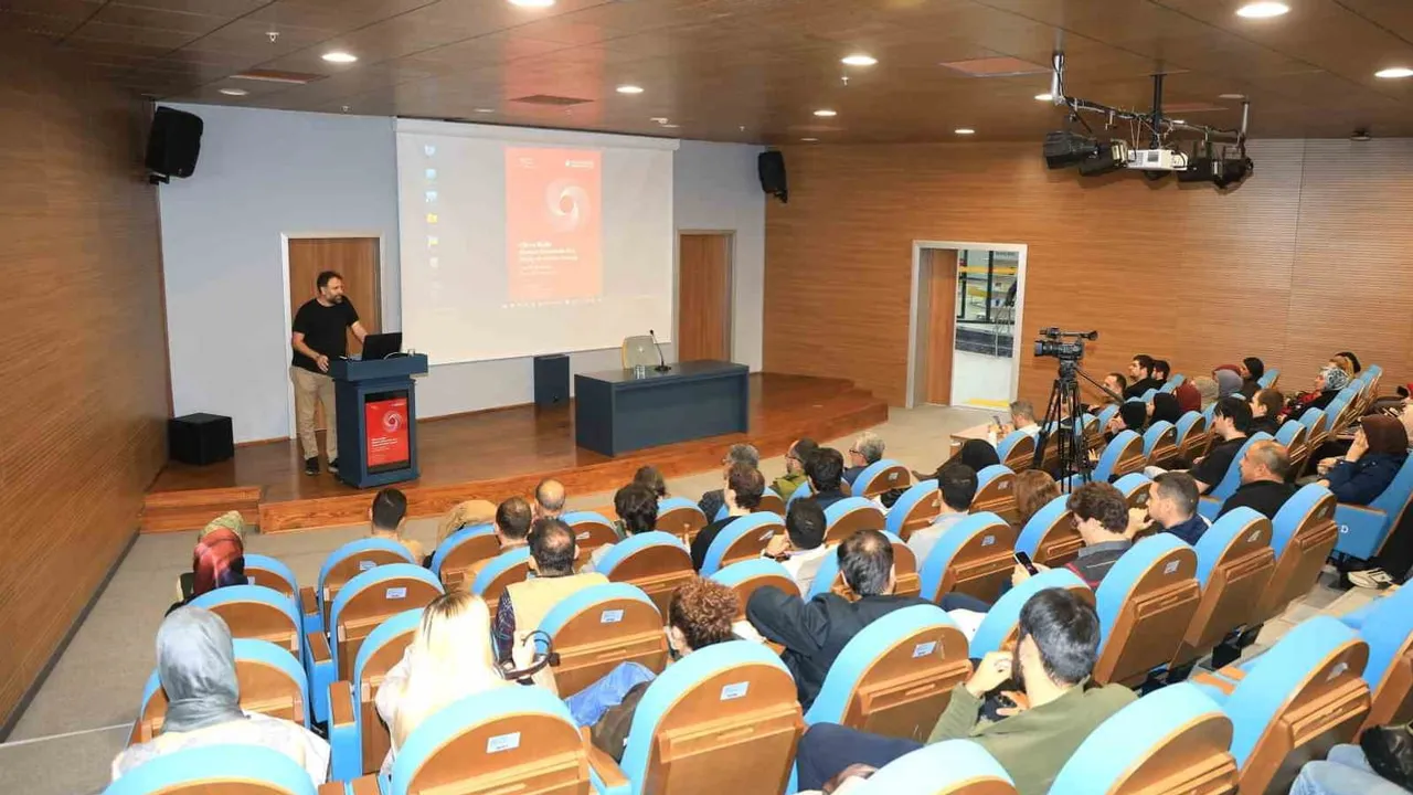 İnegöl Belediyesi'nde personel yapay zekâyla çalışma yöntemlerini öğreniyor