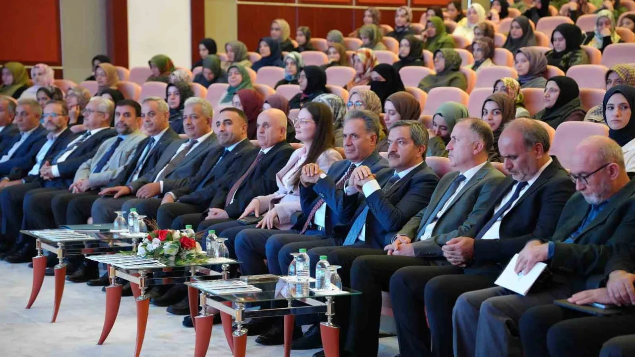 İnönü Üniversitesi'nde din ve bağımlılık temalı uluslararası sempozyum açıldı