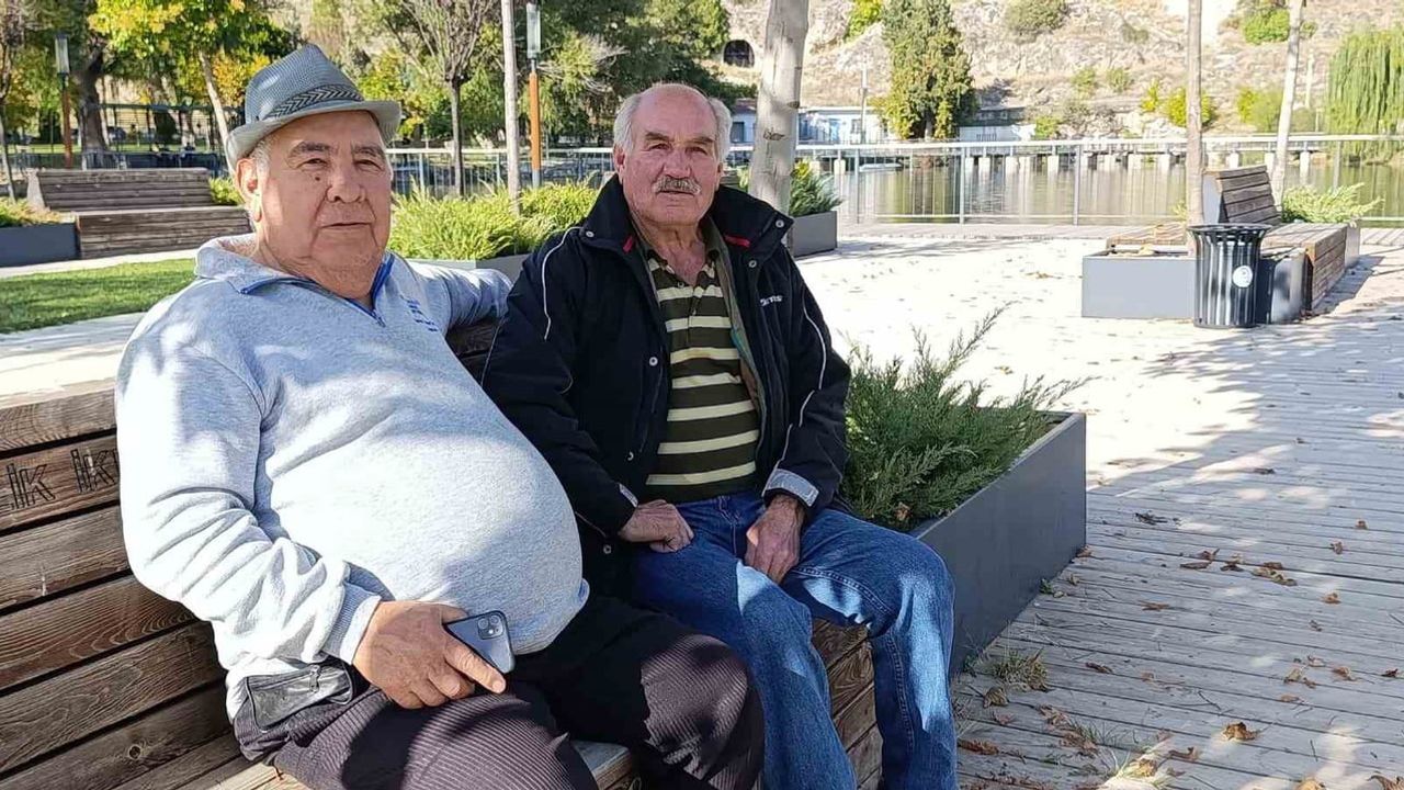 ışıklı millet bahçesi hafta sonlarının tercih edilen buluşma noktası oldu