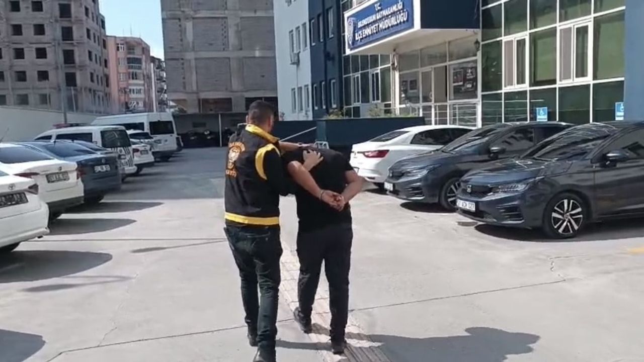 İskenderun'da kişiyi hürriyetinden yoksun kılma suçundan aranan M.G. tutuklandı