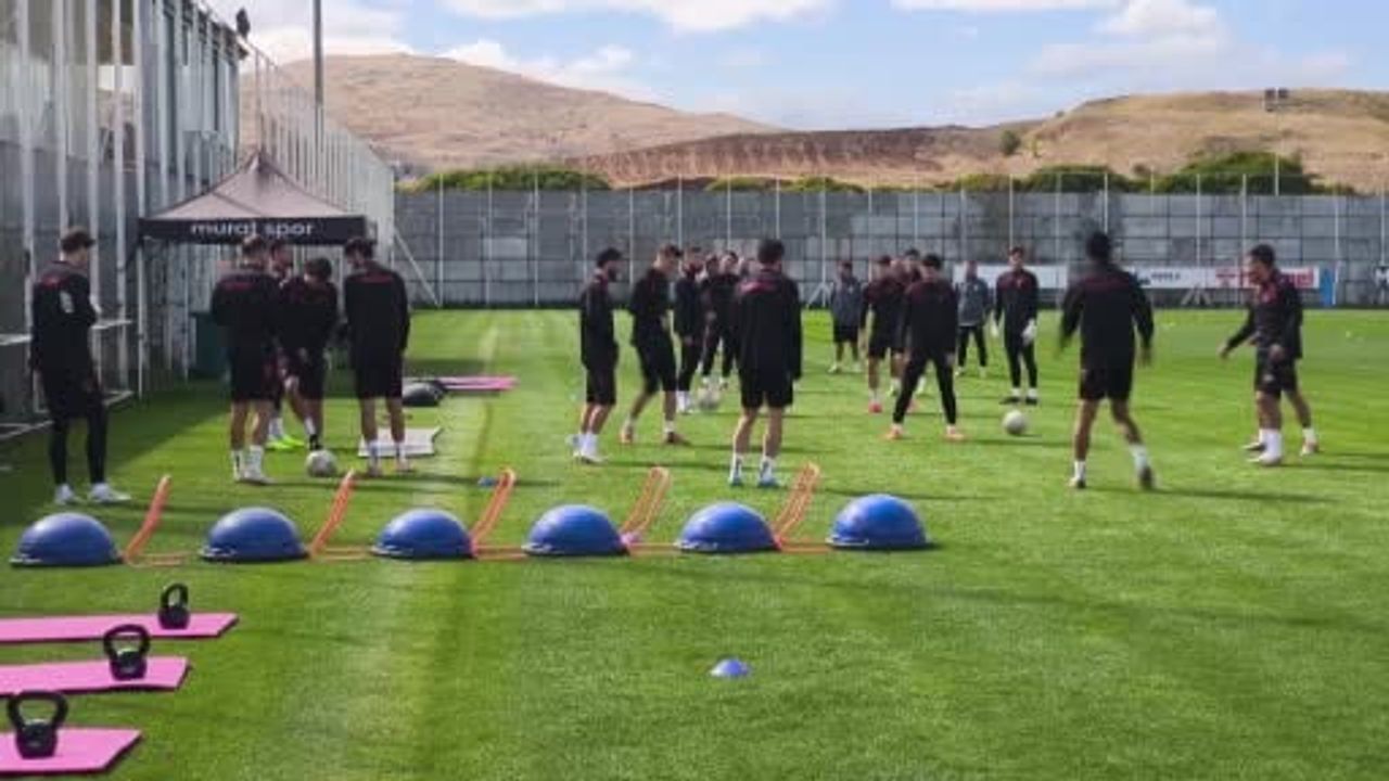 İsmet Taşdemir: futbol sahasında sıkıntı değil, oyunun çevresinde de sorunlar var