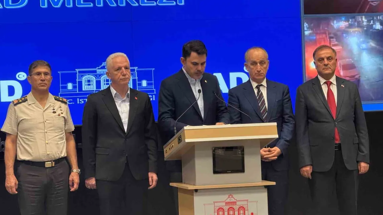 İstanbul’da 83 yılın rekor yağışı: 3 binin üzerinde kişi güvenli bölgelere taşındı