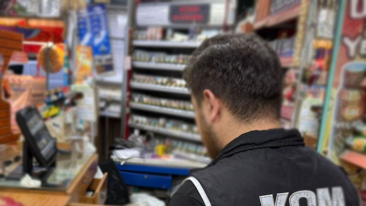 istanbul'da dört ilçede kaçak alkol ve tütün operasyonu: milyonlarca liralık ürün ele geçirildi