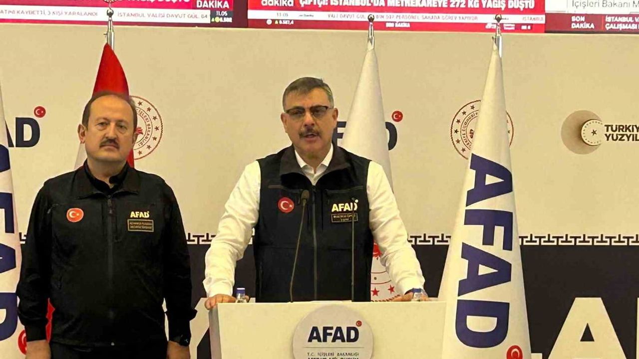 İstanbul'da selde 2 bin 727 kişi tahliye edildi; eğitim öğretime ara
