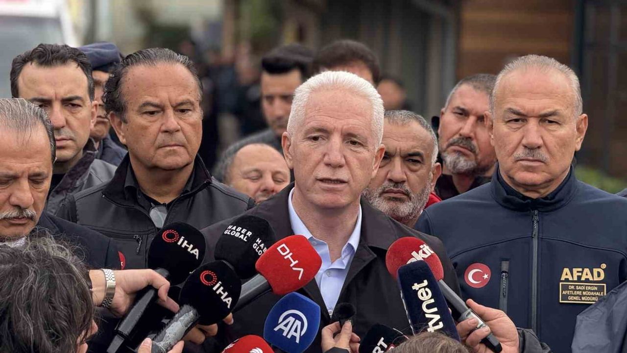 İstanbul'da selin ardından üç can kaybı, beş kişi için arama sürüyor