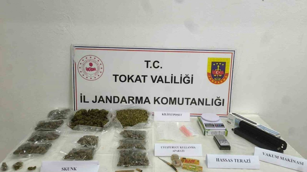 İstanbul kökenli skunk sevkiyatı Erbaa'da jandarmanın takibiyle ortaya çıktı