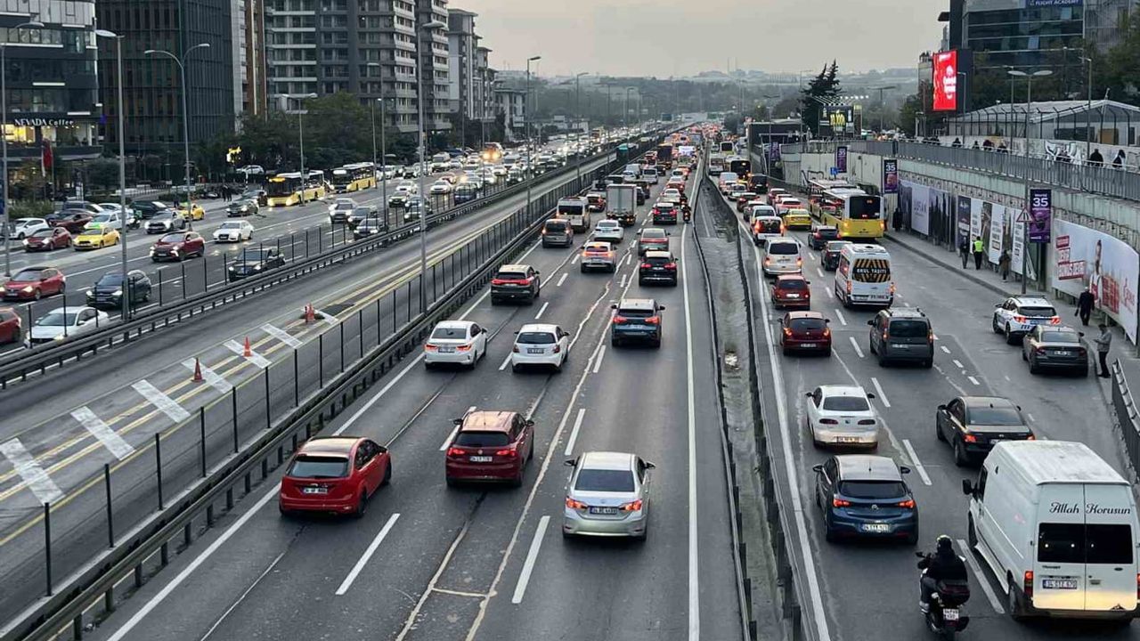 İstanbul trafiğinde erken hareketlilik: stadyum yollarında yoğunluk