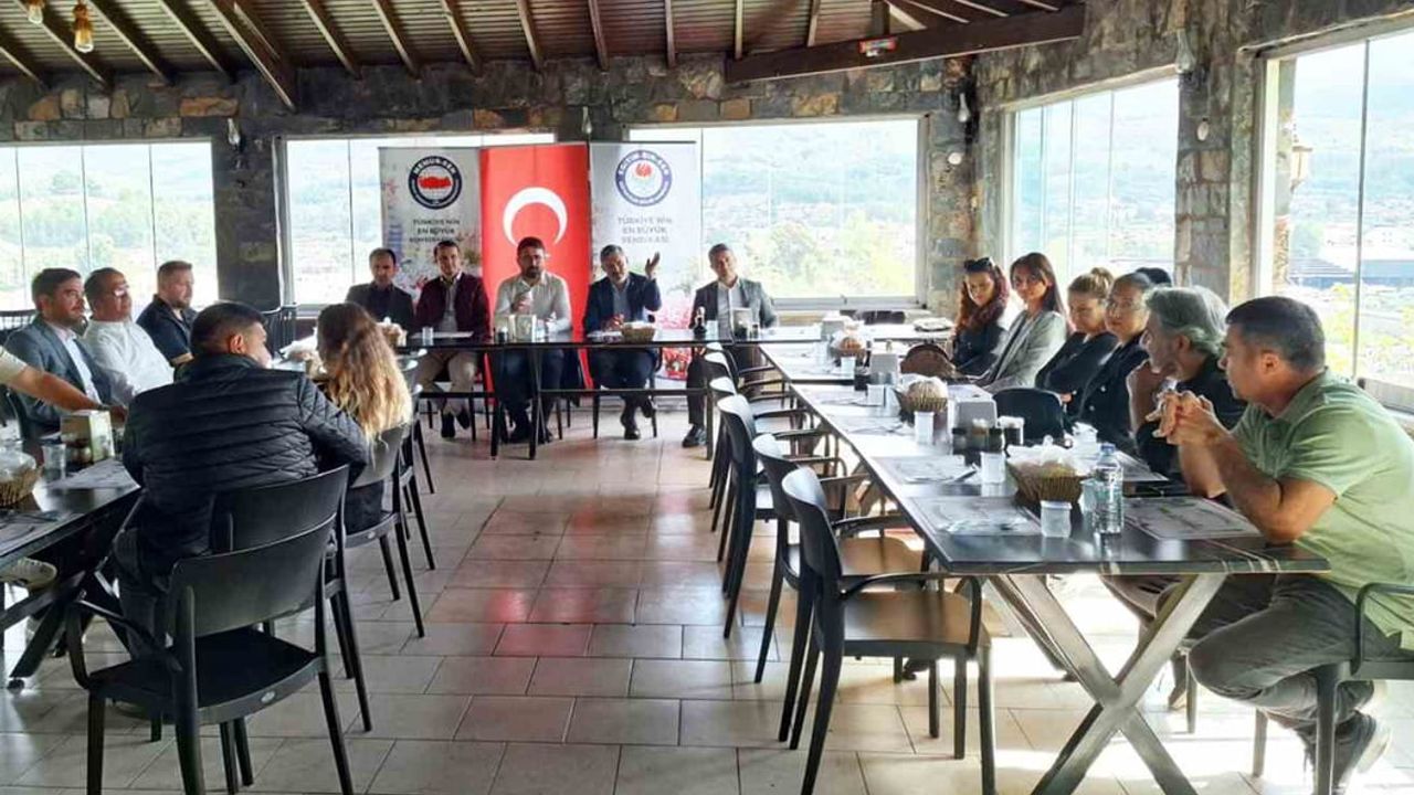 İstişare ile güçlenen sendika: Eğitim-Bir-Sen Muğla delegelerle yol haritası belirledi