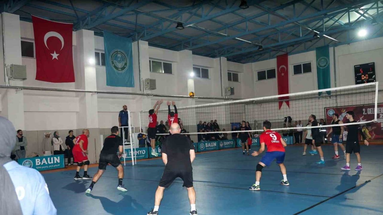 İvrindi’de geleneksel Cumhuriyet Kupası voleybolu canlandırıyor