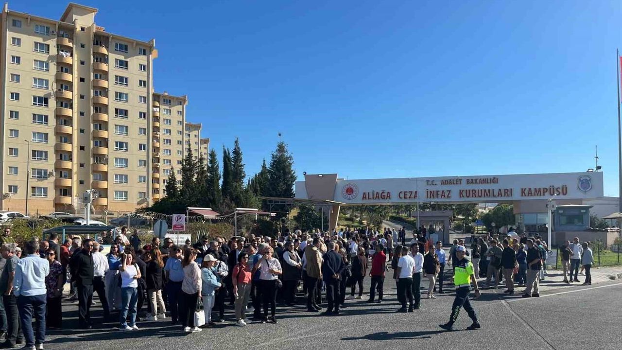 İzmir Büyükşehir'in İzbeton davasına katılma talebi bilirkişi raporuna bağlandı