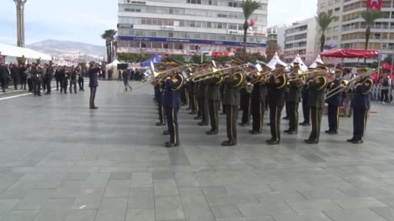 İzmir'de cumhuriyet coşkusu: 103. yıl törenleri