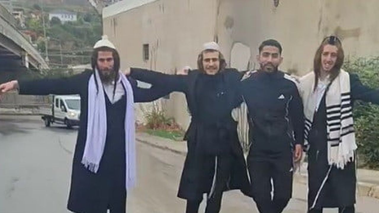 İzmir'de Gürçeşme çevresinde sevinç: Yahudiler Netanyahu'nun yenilgisini sokakta karşıladı