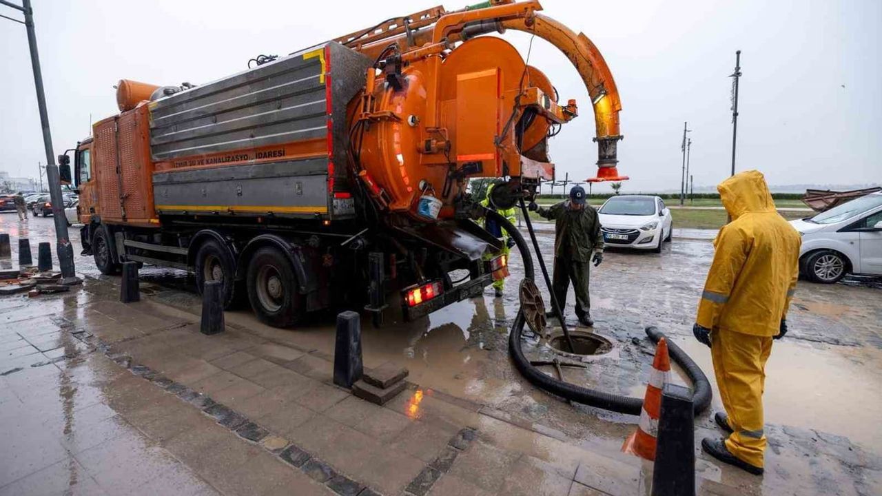 İzmir’de su taşkını riskine karşı 665 kişilik seferberlik